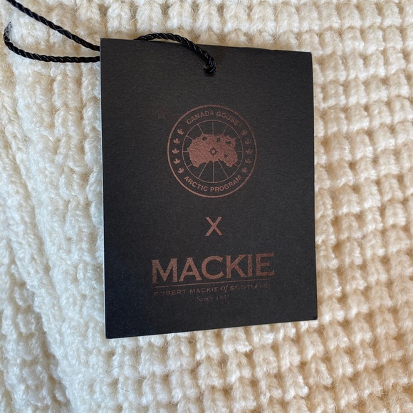 Canada Goose x Robert Mackie Waffle Infinity Loop Scarf - Ivory - Picture 3 of 13